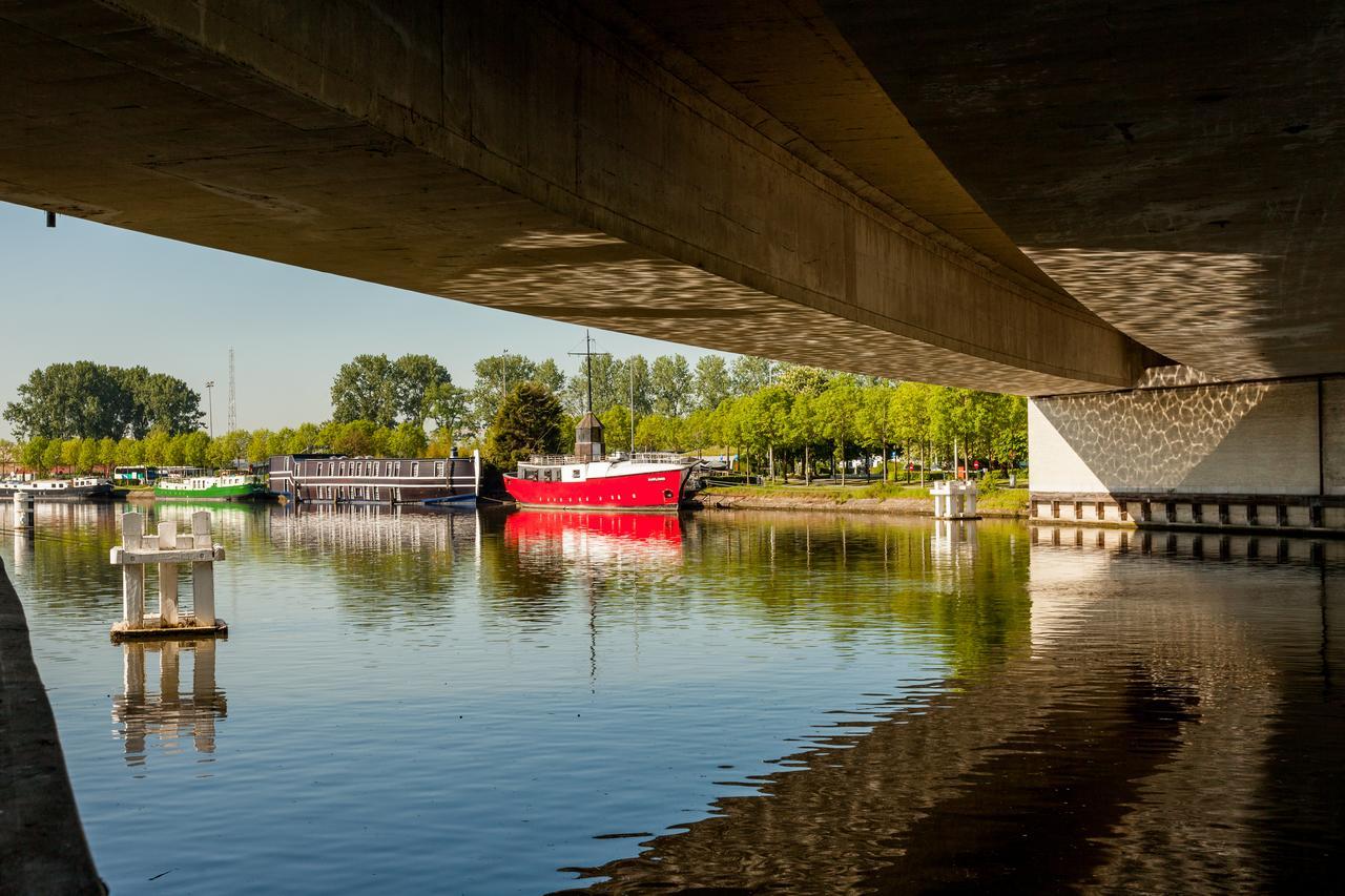 Boat Hotel De Barge Brugge Buitenkant foto